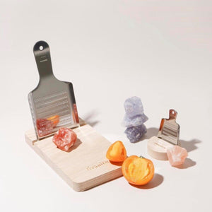 005 KITCHEN [THE LARGE RIVSALT] - stainless steel grater. stand in natural wood. himalayan salt rock. stylish gift pack.