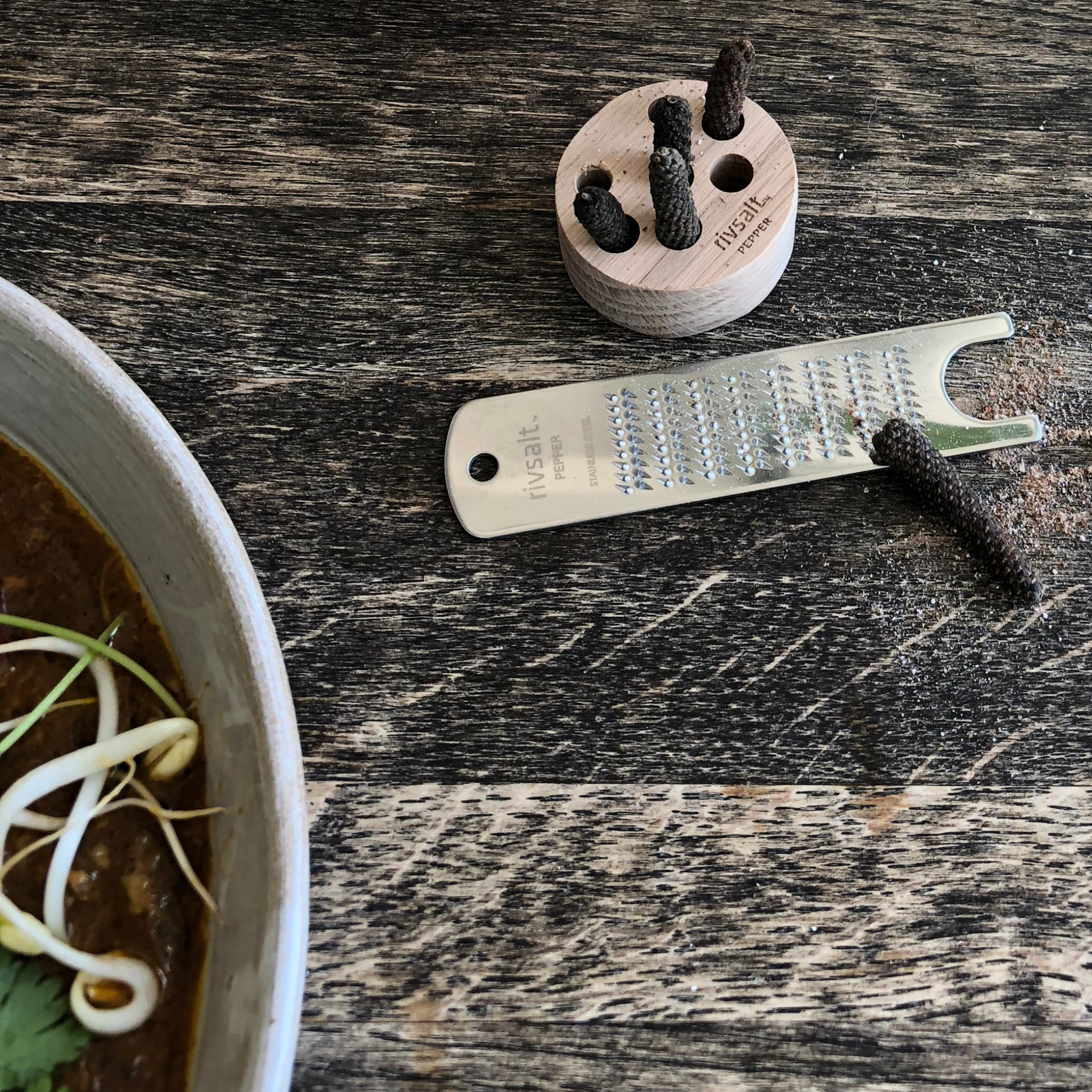 011 PEPPER WITH SALT